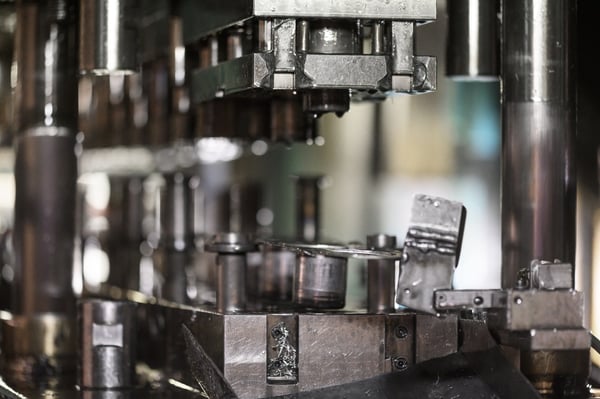 Hydraulic press stamping machine for forming metal sheet